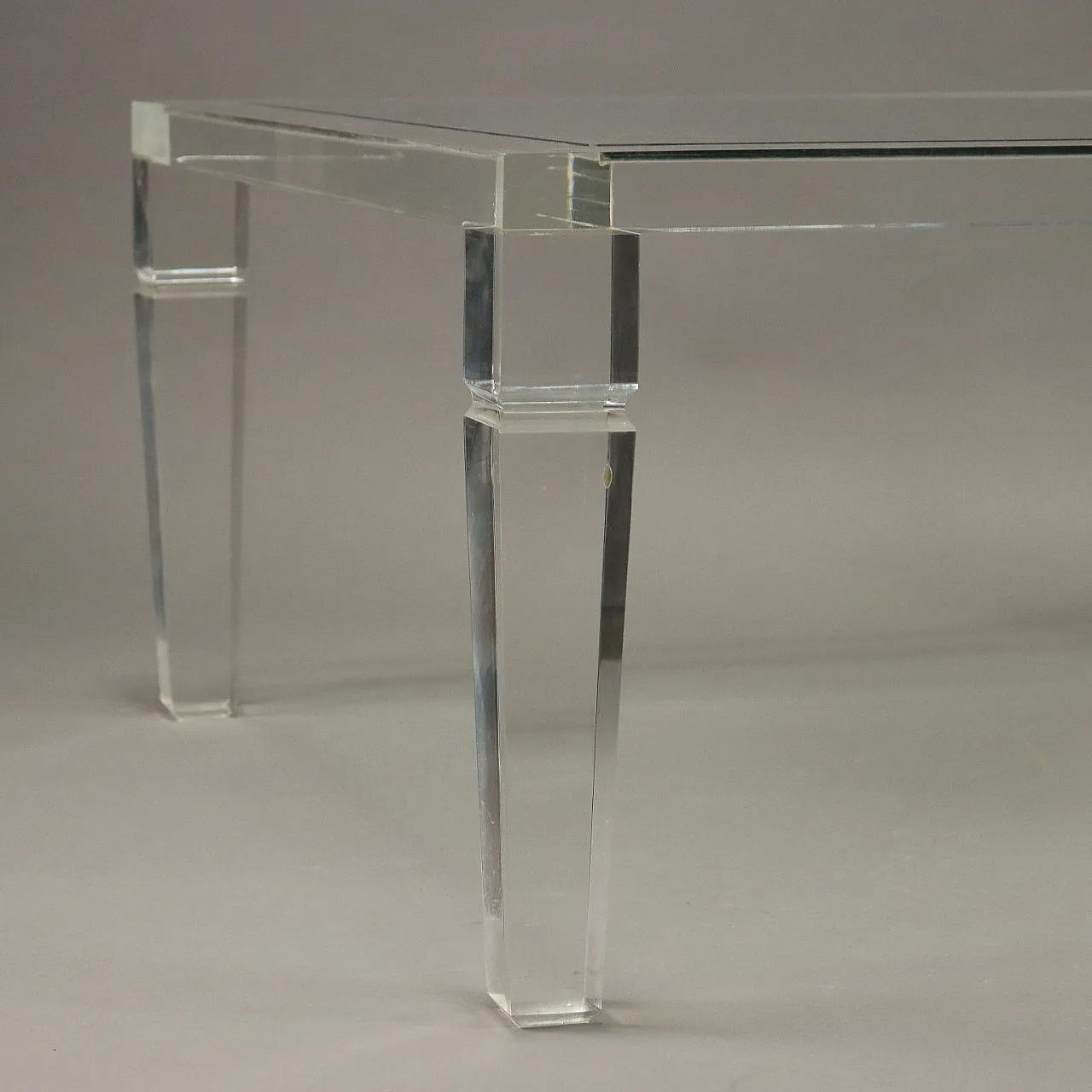 Transparent coffee table in plexiglas and glass, 1990s 6