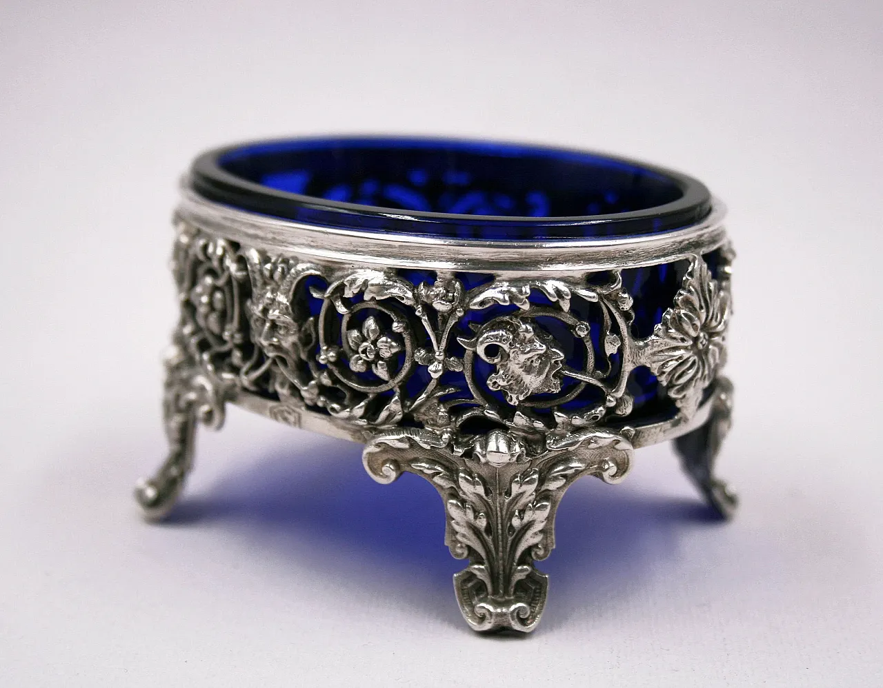 Saliera placcata in argento con inserto in vetro blu cobalto, '800 3