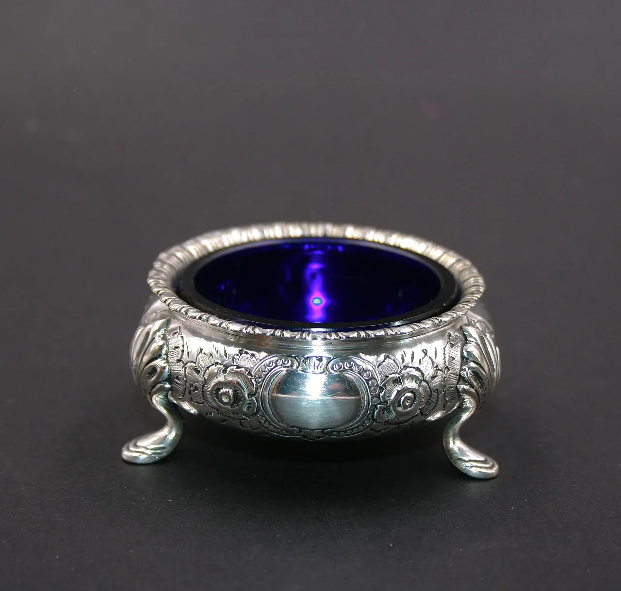Saliera placcata in argento con inserto in vetro blu cobalto, '800 1