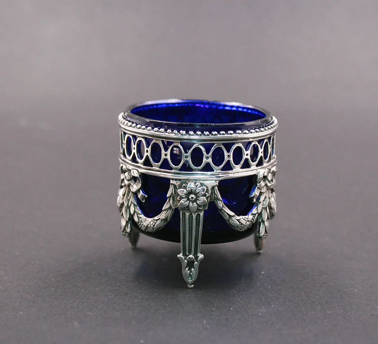 Saliera in Argento con Vetro Blu stile Luigi XVI, 1930 3