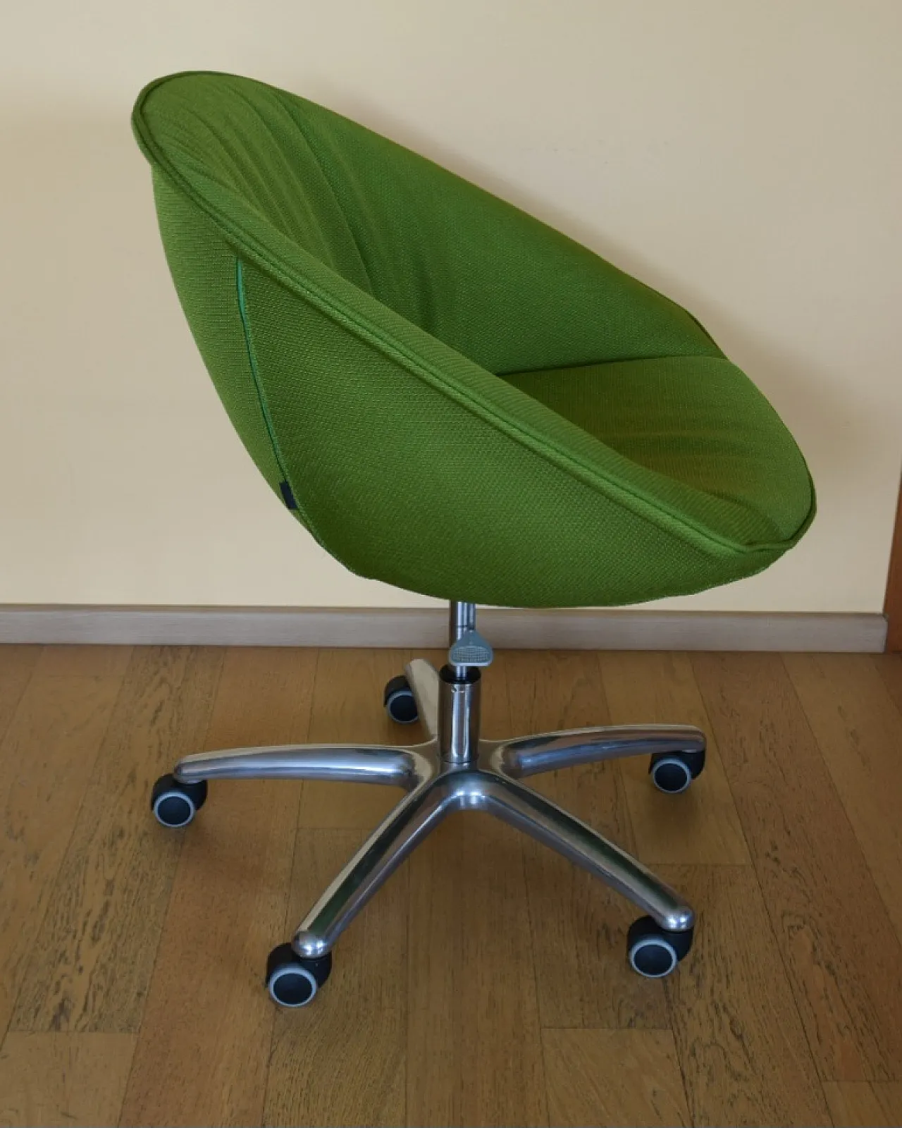 Coppia di poltrone Krokus di Kastel verde oliva, anni 2000 8