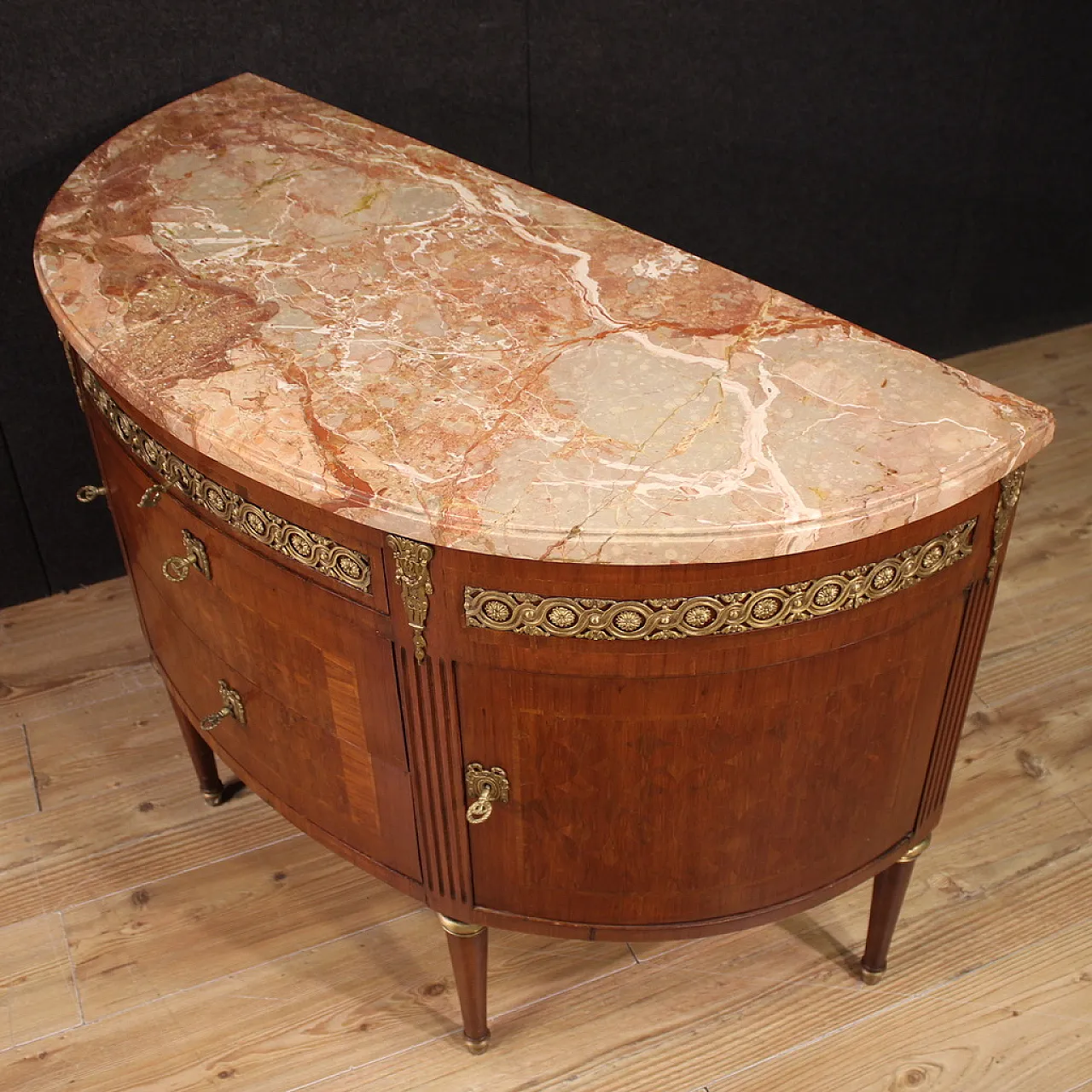 Comò italiano a mezzaluna in stile Luigi XVI, '900 5