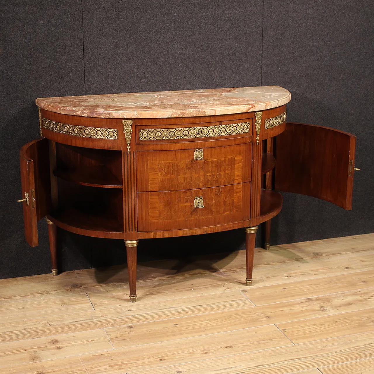 Comò italiano a mezzaluna in stile Luigi XVI, '900 10