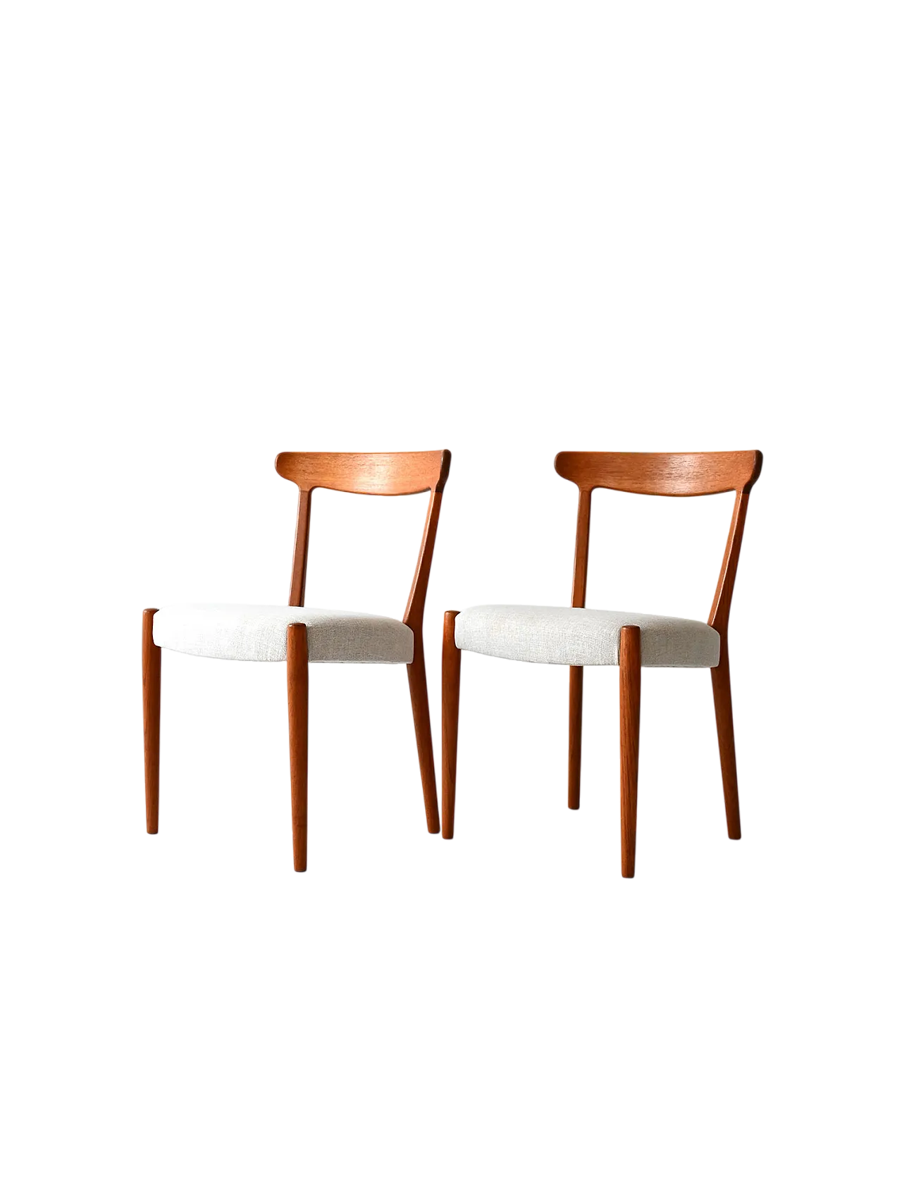 Pair of Scandinavian chairs in curved teak, 1960s 11
