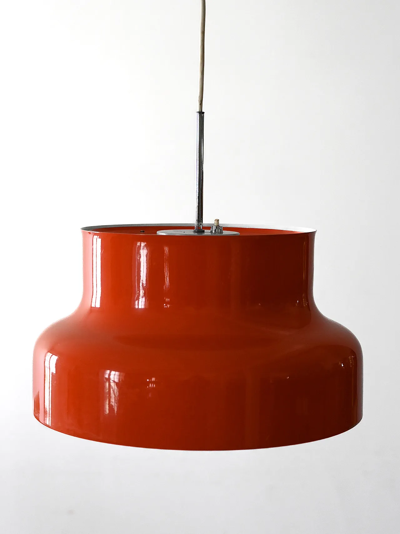 Lampadario rosso “Bumlingen” di Anders Pehrson 1