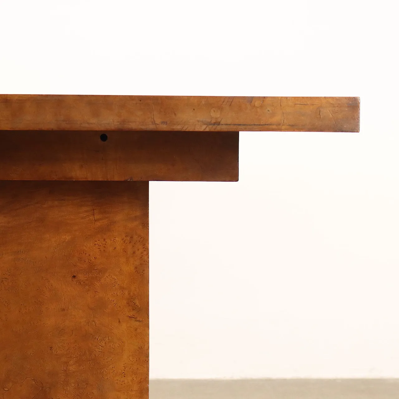 Scrivania Decò in radica di noce e vetro, anni '30 6