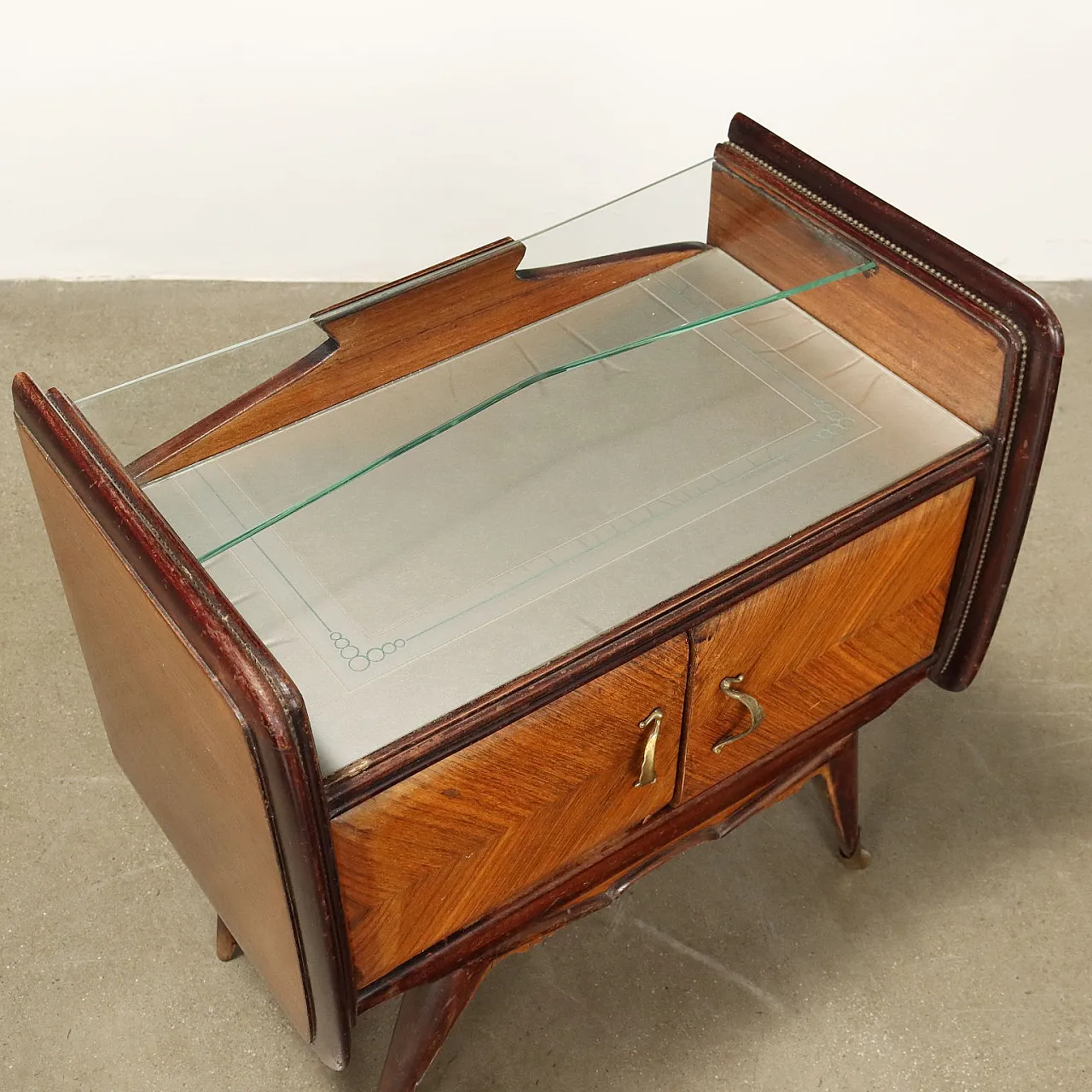 Pair of bedside tables in exotic wood, glass and brass, 20th century 8