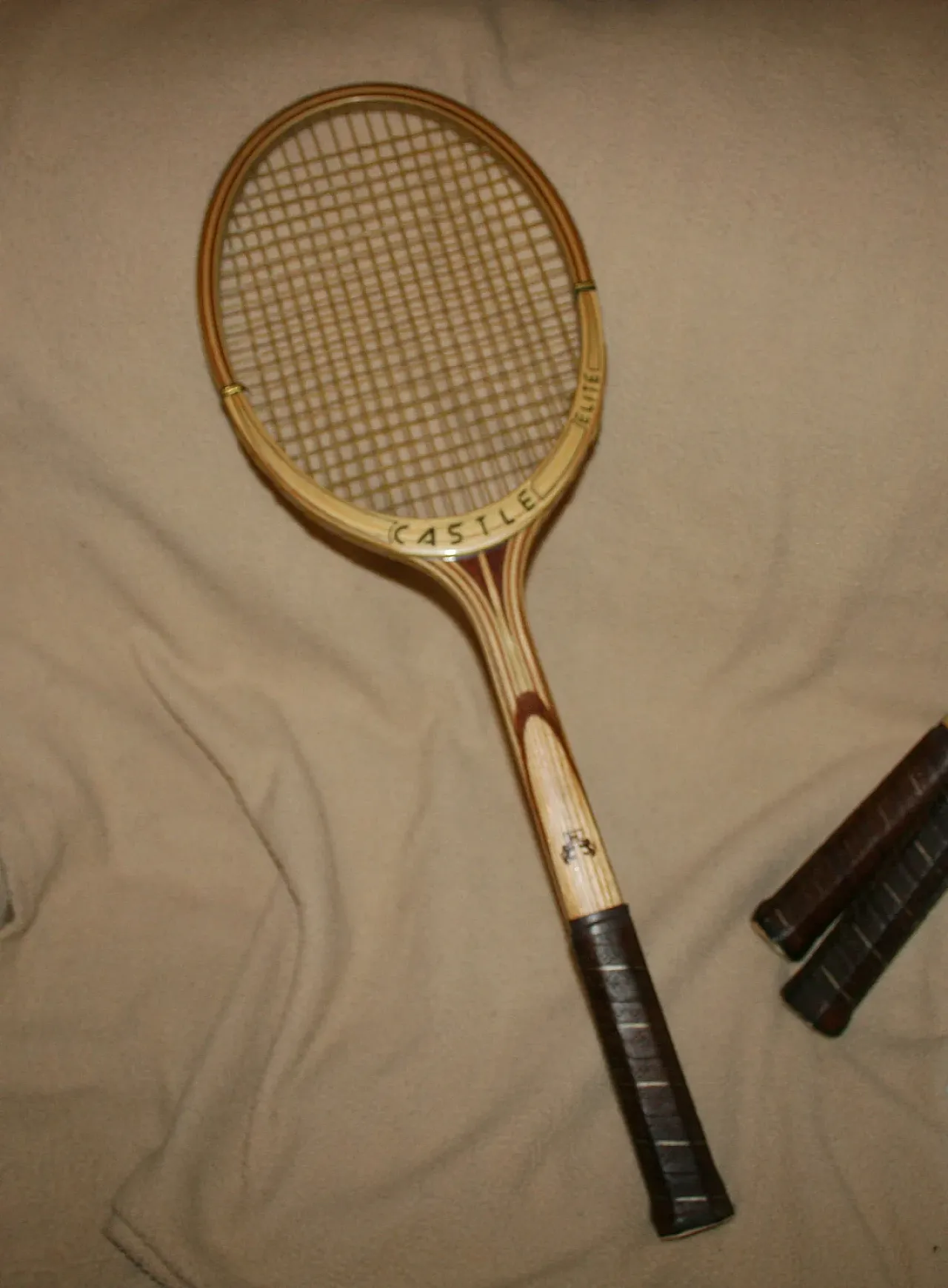 Tennis racket Castle Elite, 70s 1