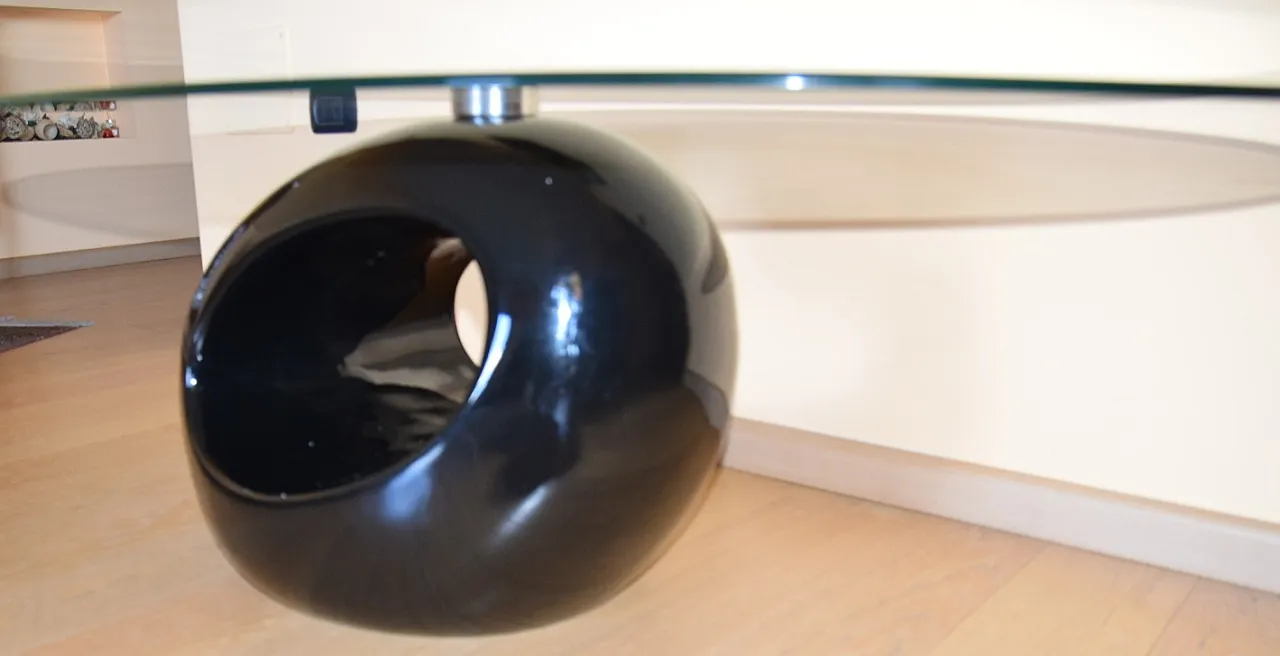 Tavolino moderno con vetro ovale, 2000s 7