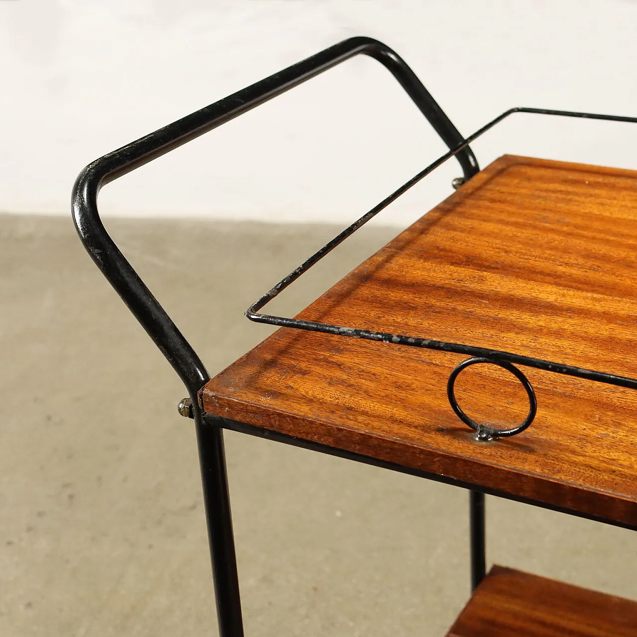 Carrello bar in metallo smaltato e legno impiallacciato mogano, anni '60 5