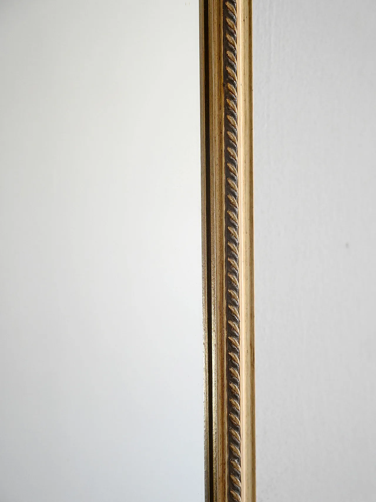 Specchio scandinavo anni 70 laccato oro 3