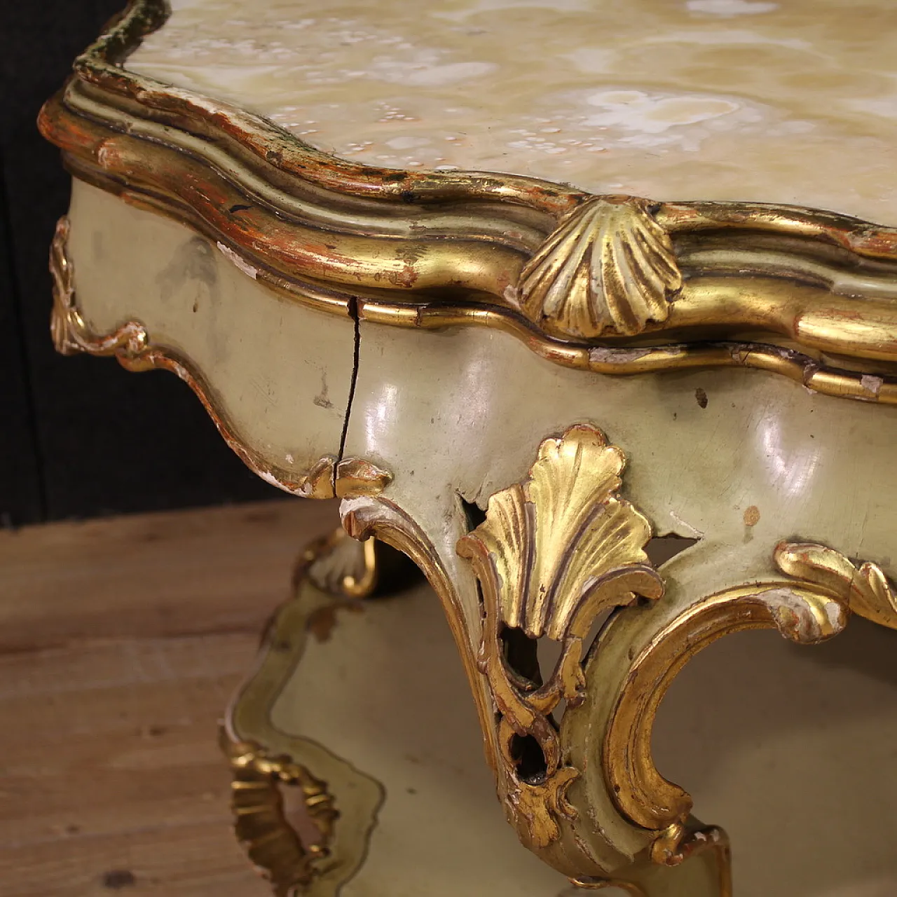 Venetian lacquered table in Louis XV style, 20th century 4