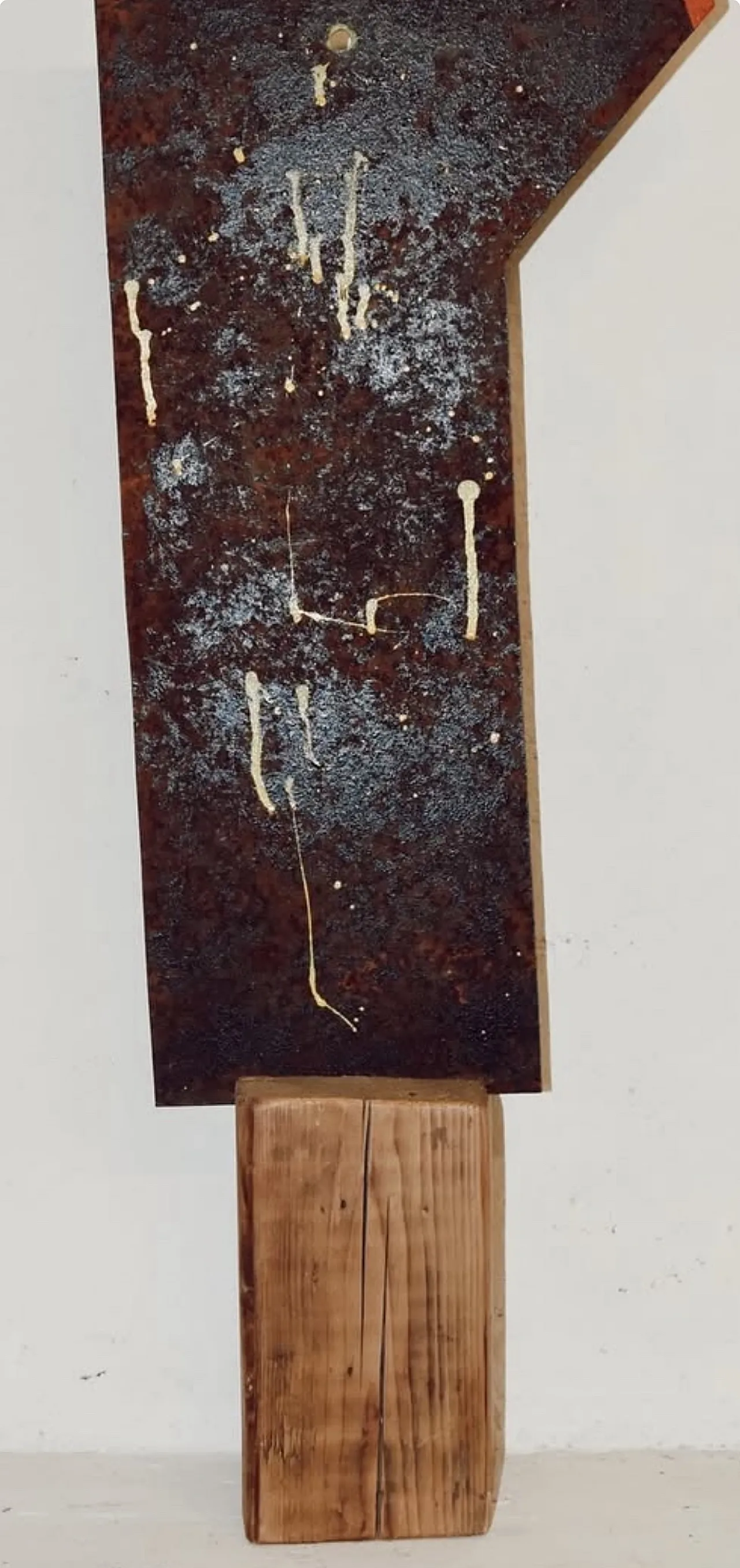 The dog sculpture, 2000s 3