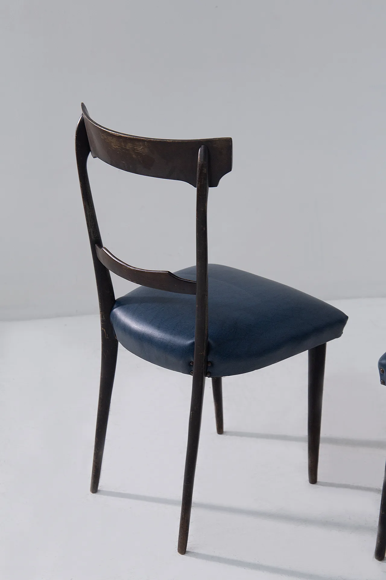 4 chairs in similar blue leather Parisi style, 50s 9