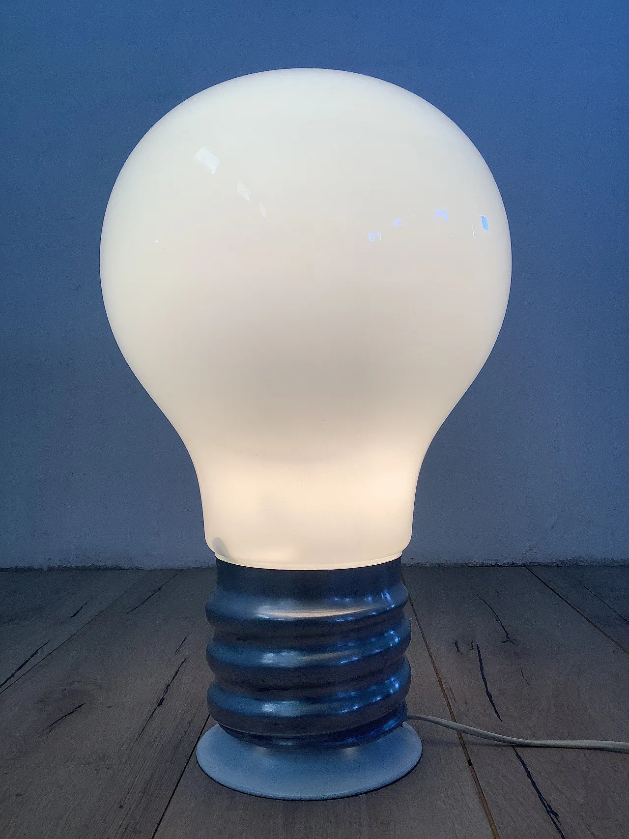 Table lamp bulb, 70s 1