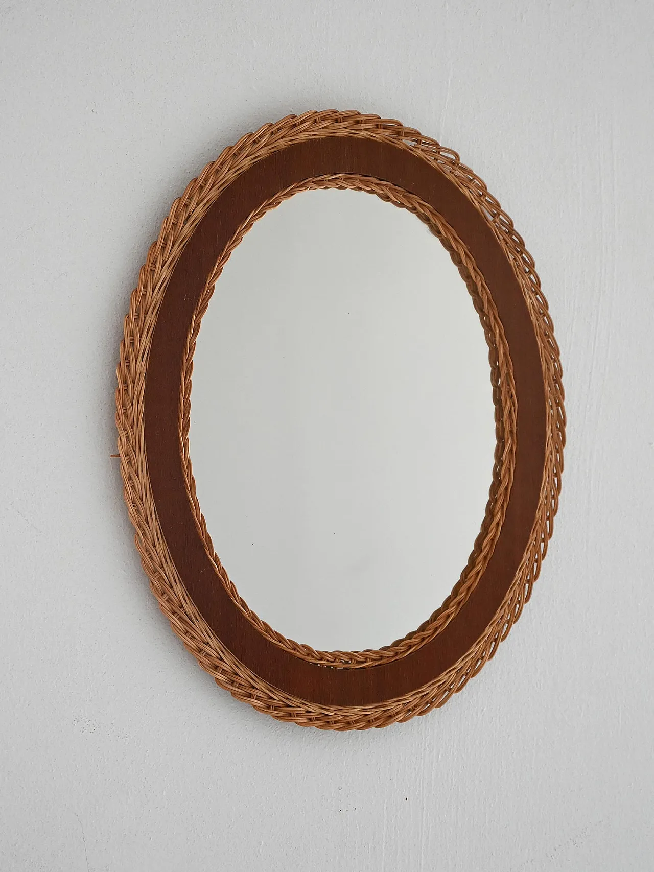 Oval mirror in teak and woven rattan 1