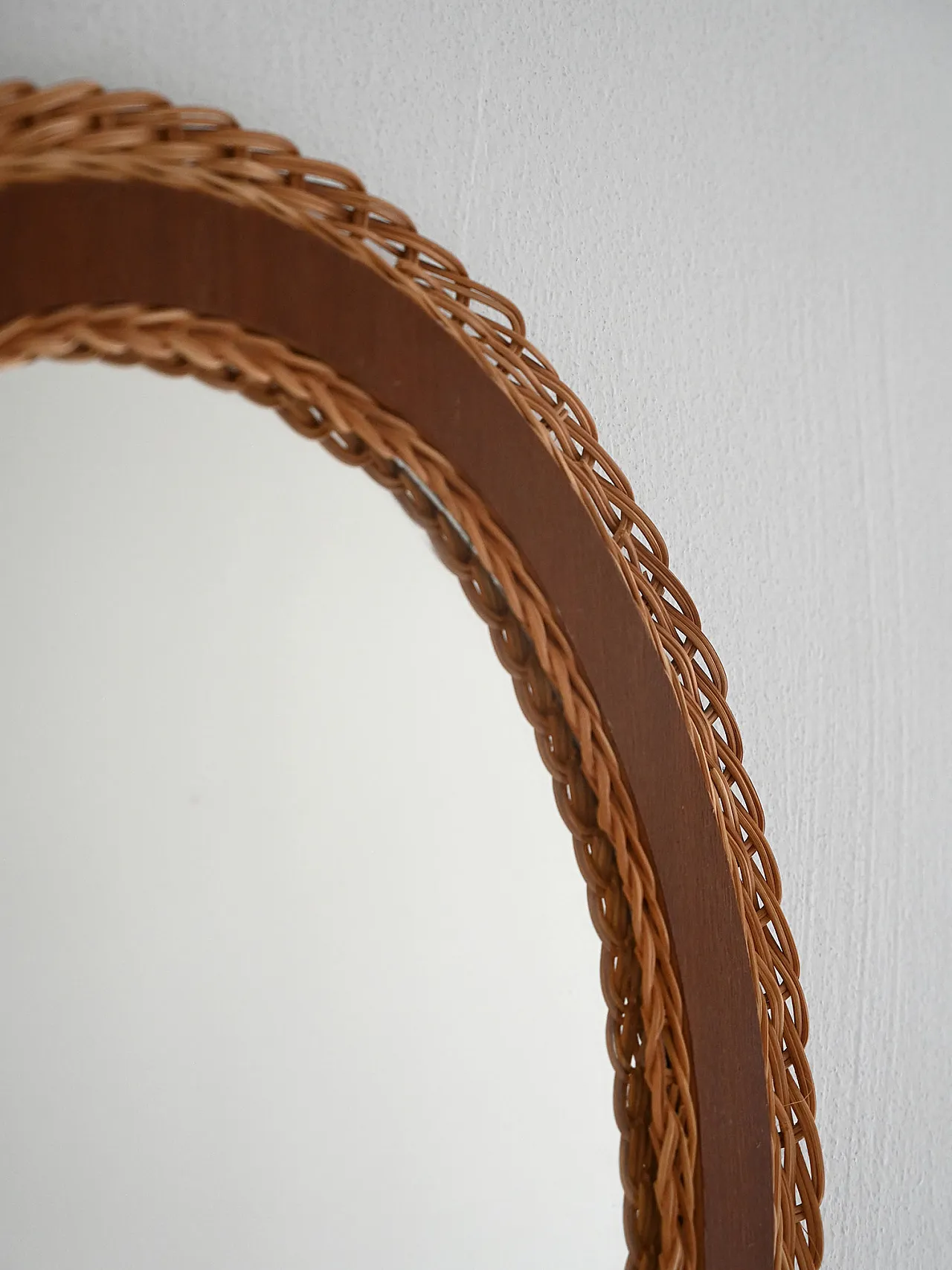 Oval mirror in teak and woven rattan 2