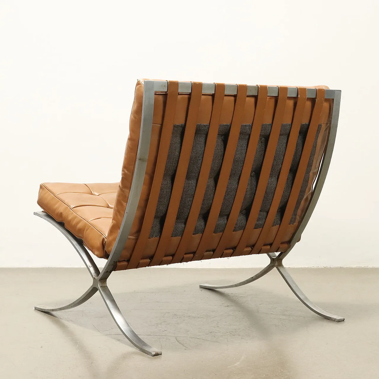 Coppia di Poltrone nello stile Barcelona, anni '70 10