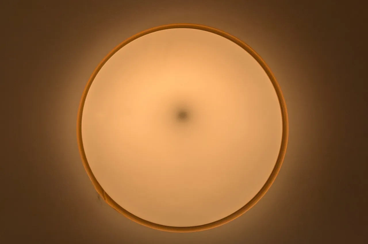 Applique in vetro soffiato con bordo ambrato anni 70 5