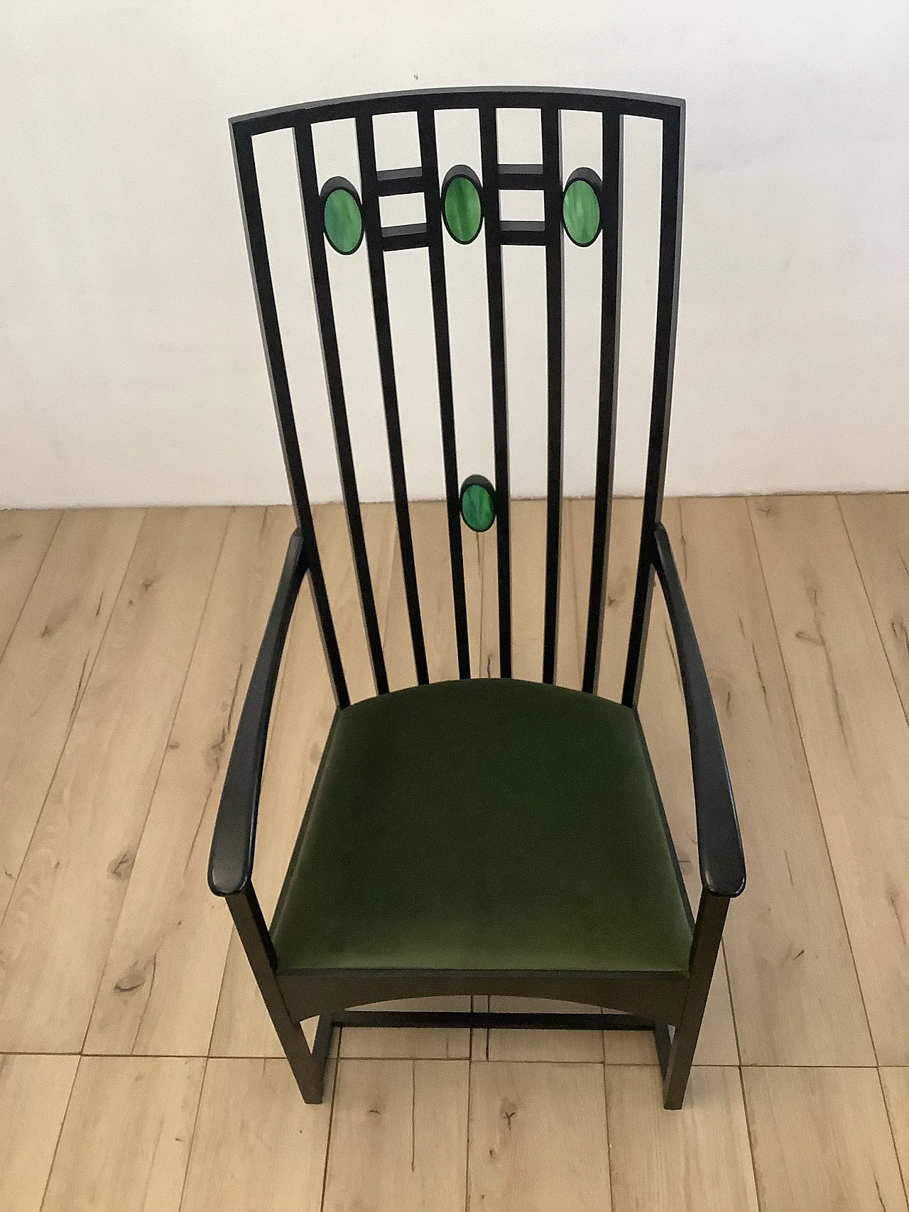 Armchair with high desk back. Charles Rennie Mackintosh 3