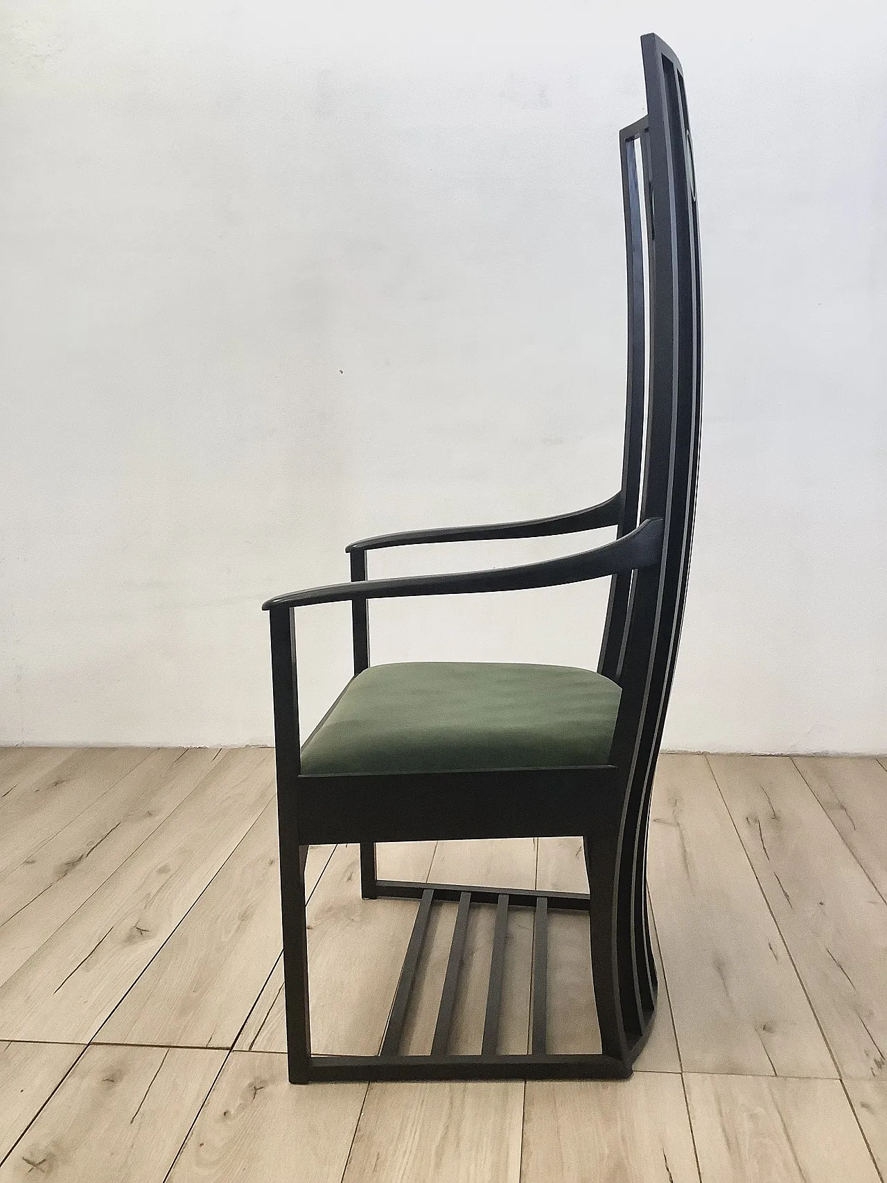 Armchair with high desk back. Charles Rennie Mackintosh 8