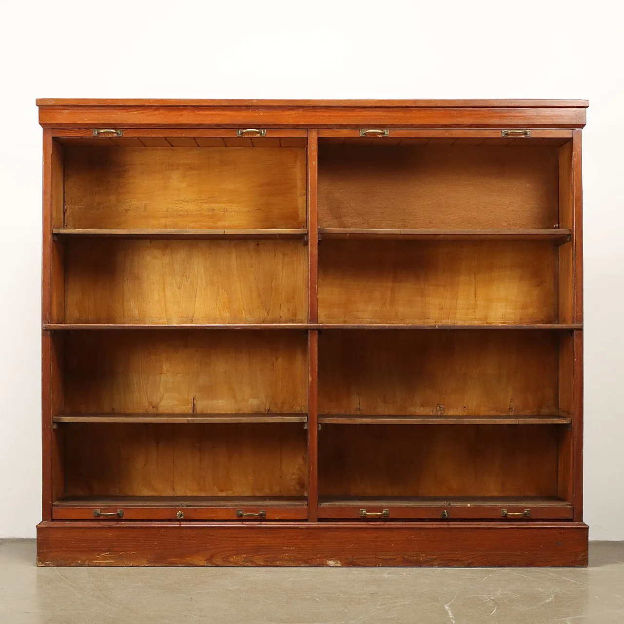 Mobile a serranda in legno massiccio di larice, metà '900 3