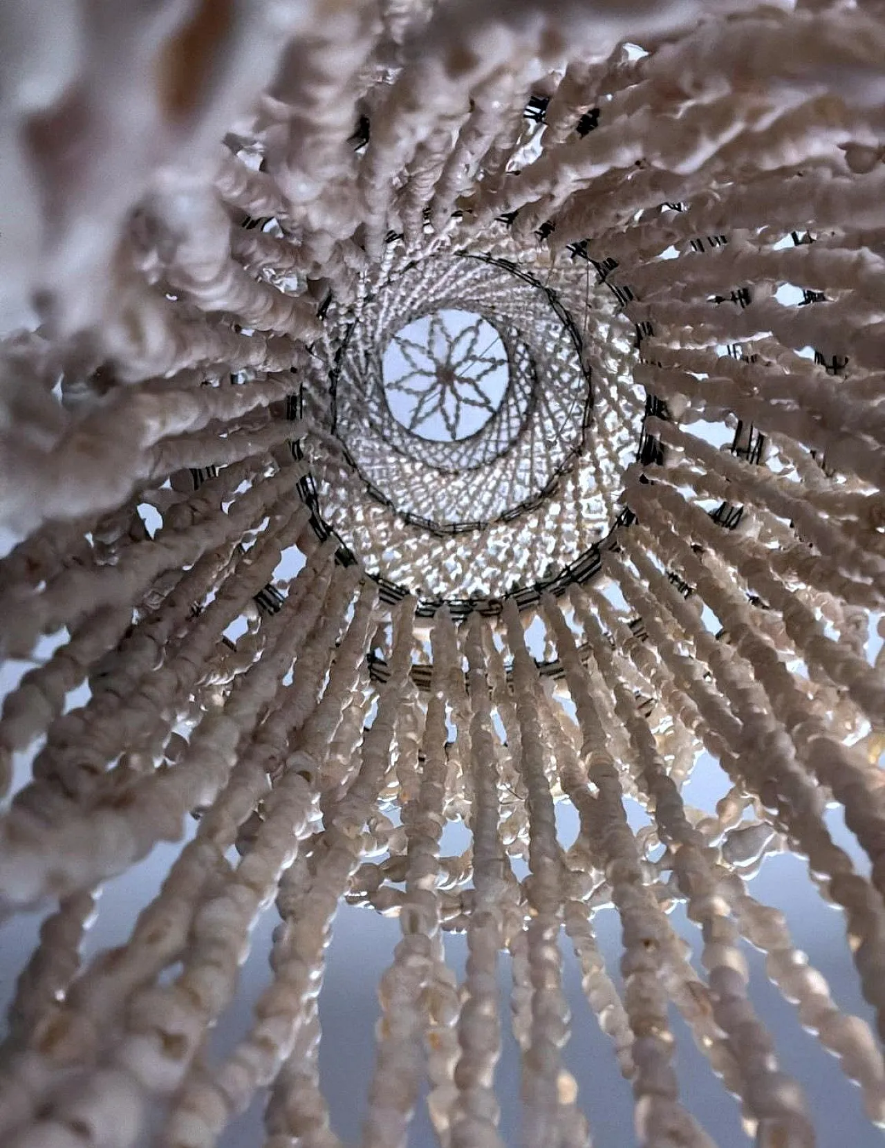 Talismano appeso stile folk filippino o lampadario da esterno, anni 70 16