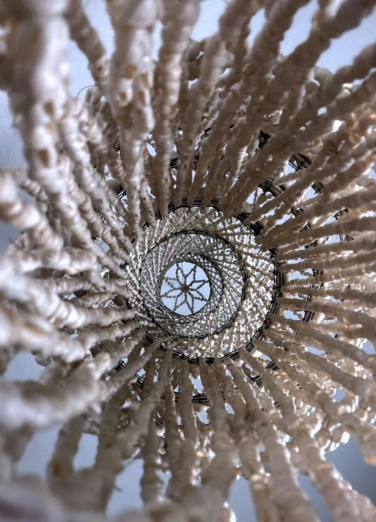 Talismano appeso stile folk filippino o lampadario da esterno, anni 70 17