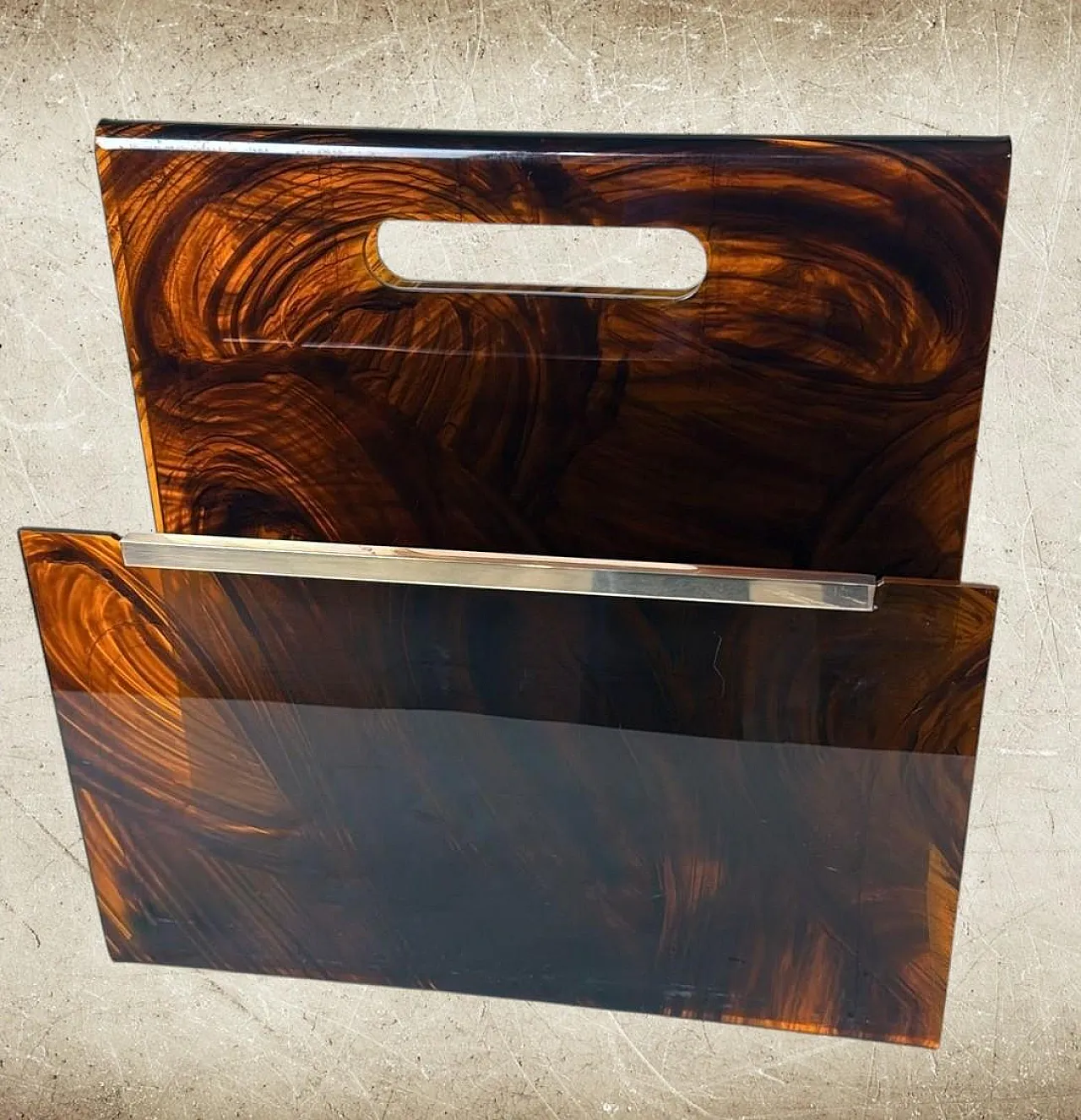 Magazine rack in brass and tortoiseshell plexiglass by W. Rizzo, 1980s 4