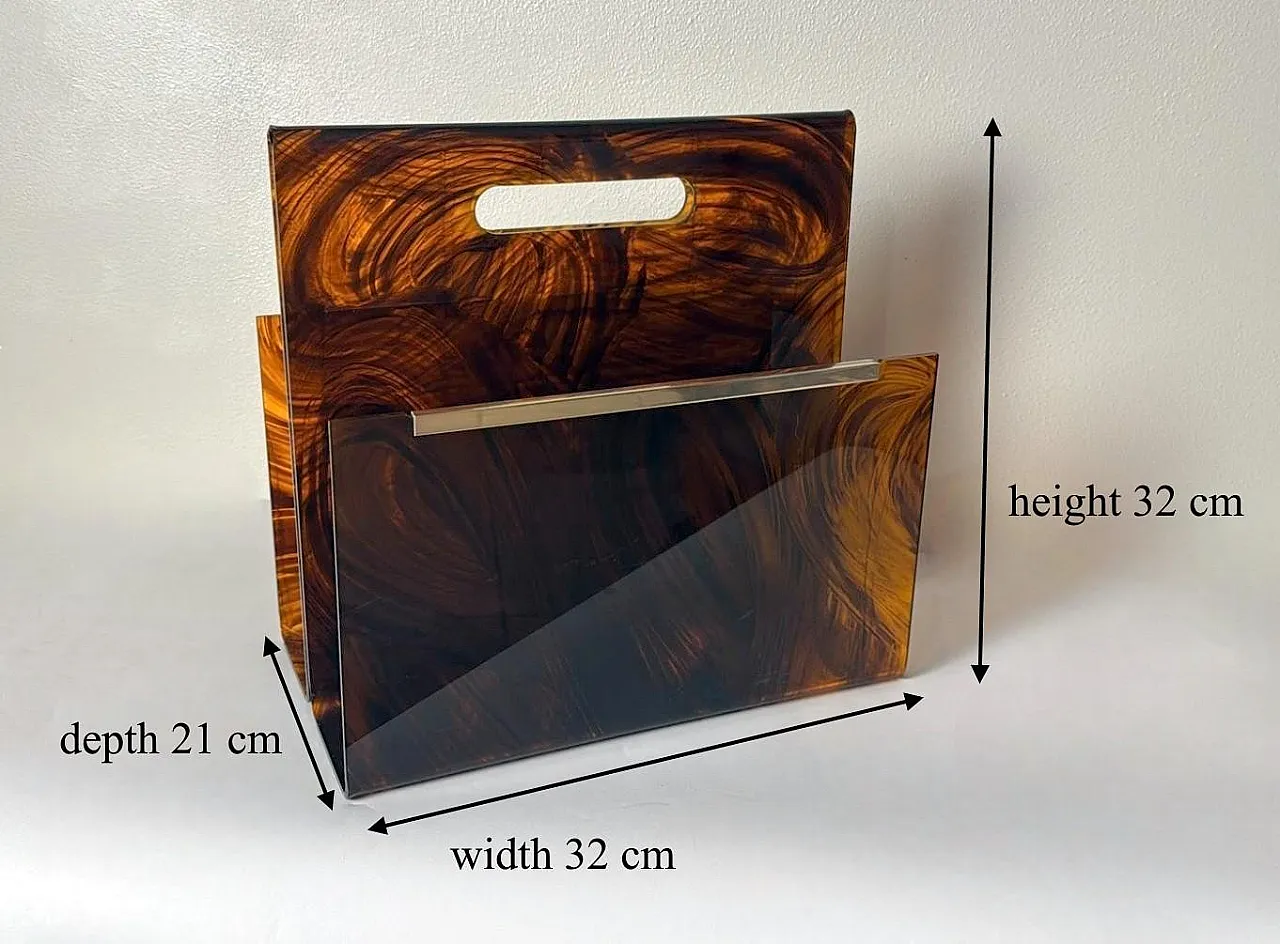Magazine rack in brass and tortoiseshell plexiglass by W. Rizzo, 1980s 20