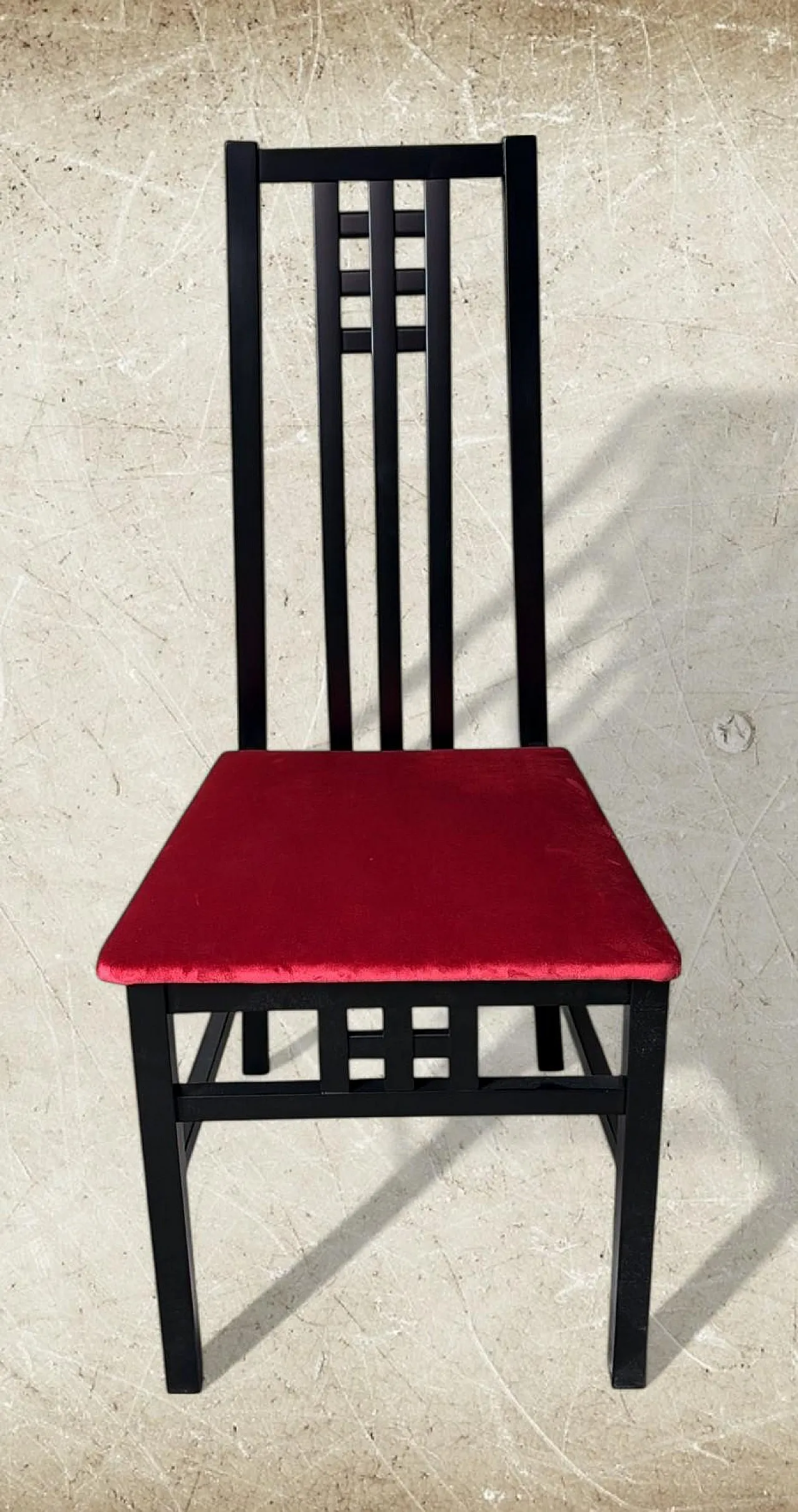 Pair of Mackintosh-style chairs in wood and velvet, 1970s 9