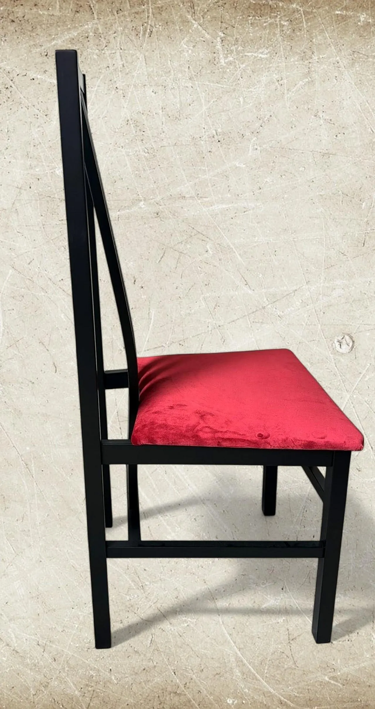 Pair of Mackintosh-style chairs in wood and velvet, 1970s 12