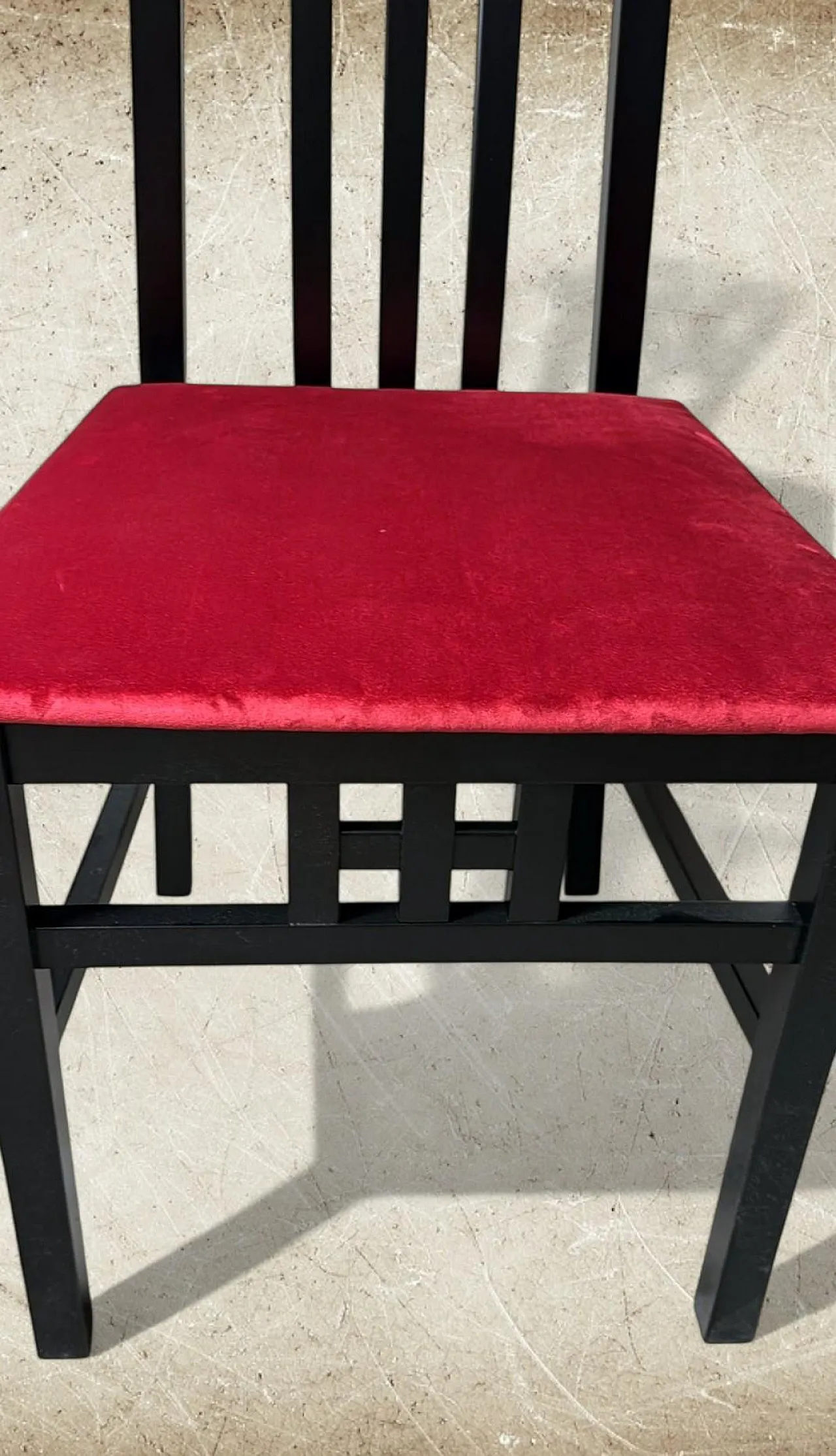 Pair of Mackintosh-style chairs in wood and velvet, 1970s 17