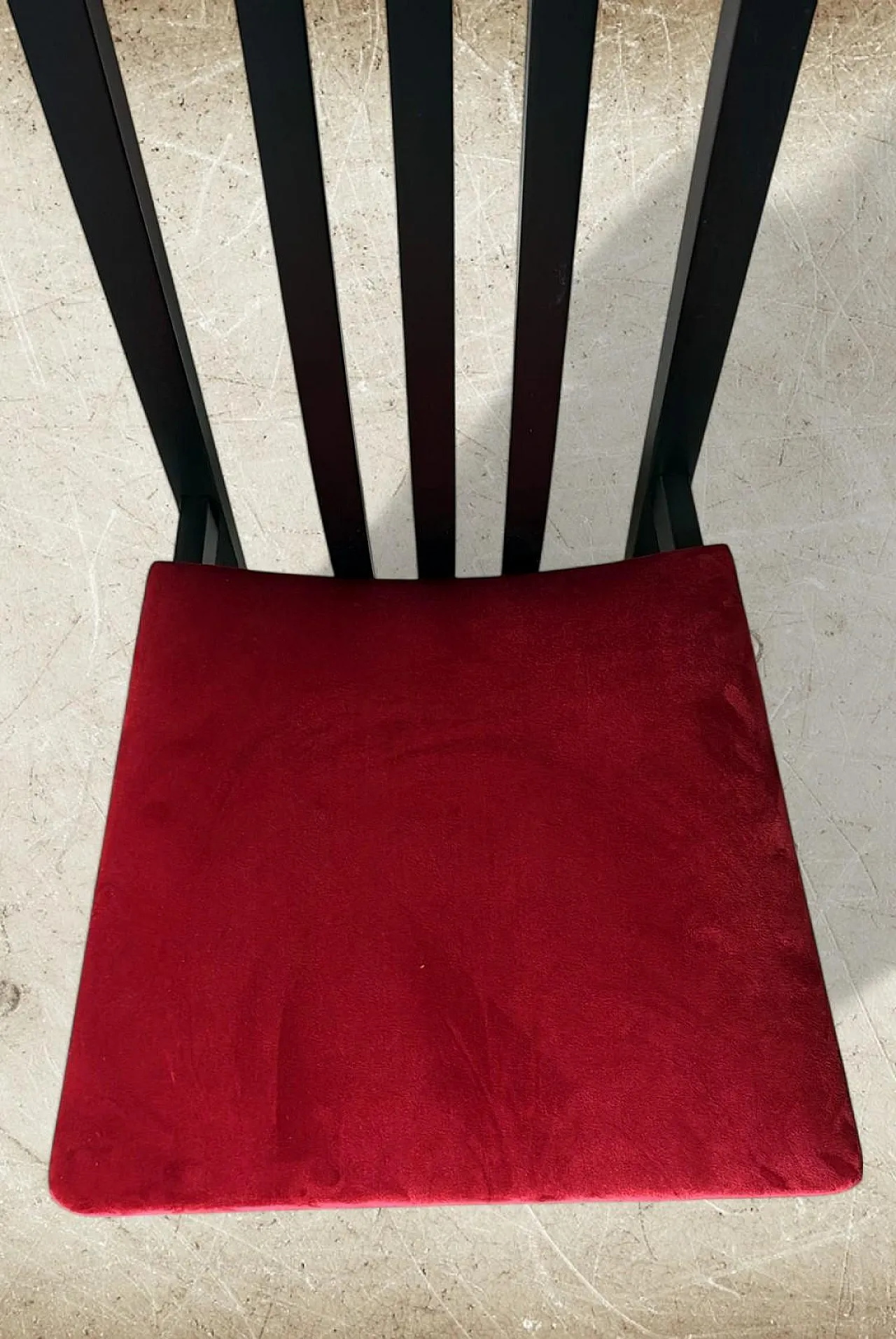 Pair of Mackintosh-style chairs in wood and velvet, 1970s 19