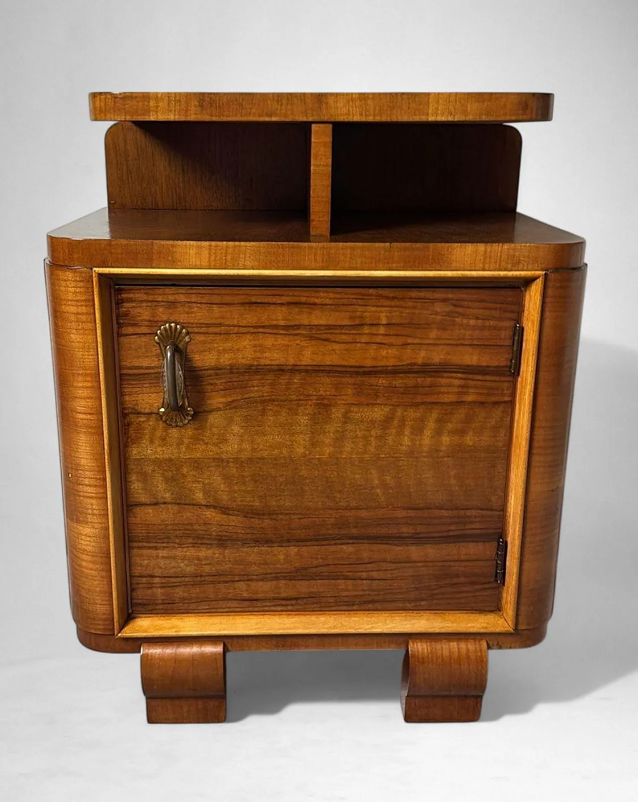 Pair of Art Deco style bedside tables, 1930s 8