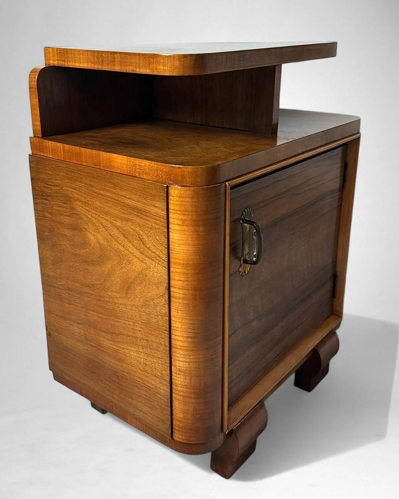 Pair of Art Deco style bedside tables, 1930s 12