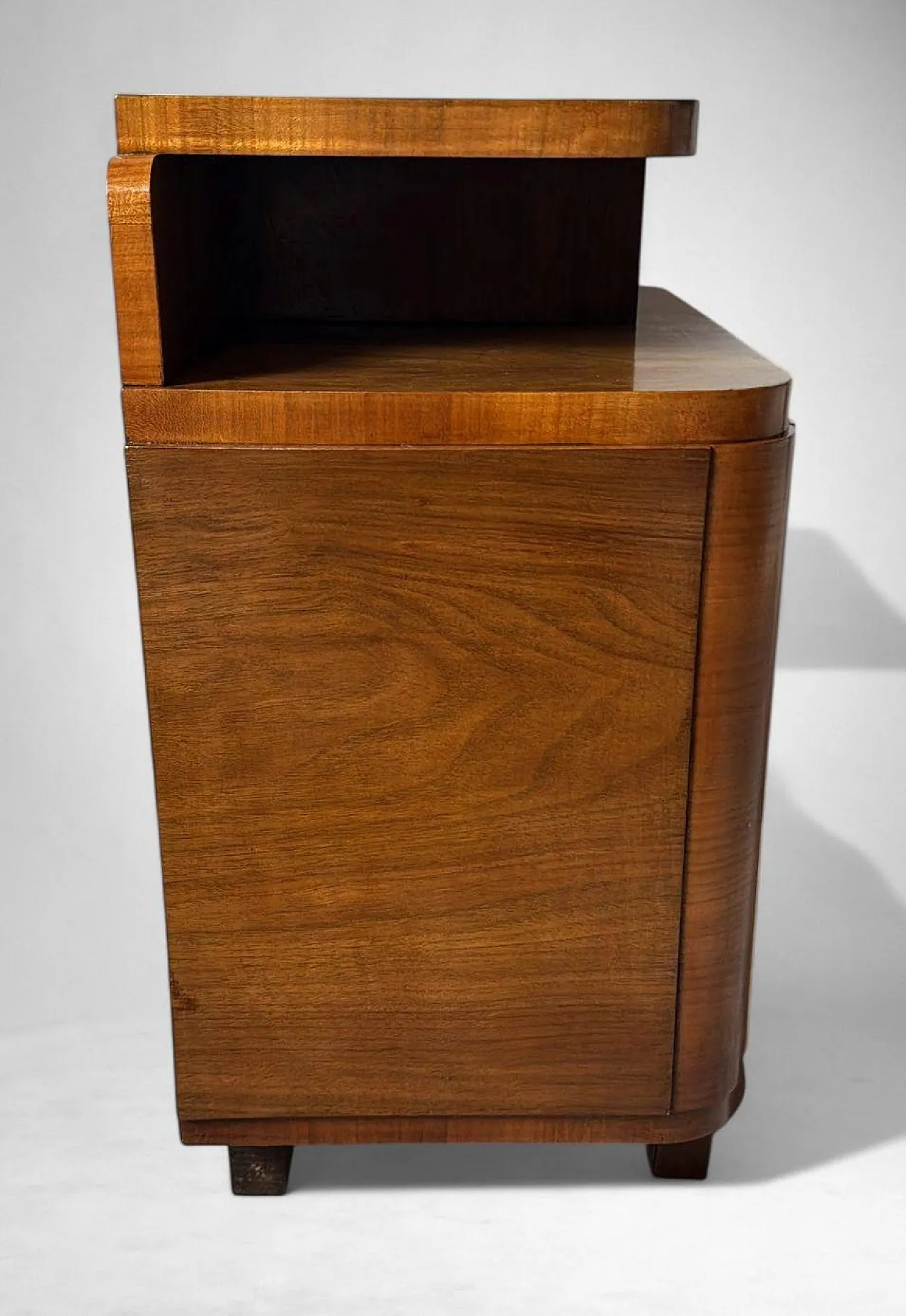 Pair of Art Deco style bedside tables, 1930s 13