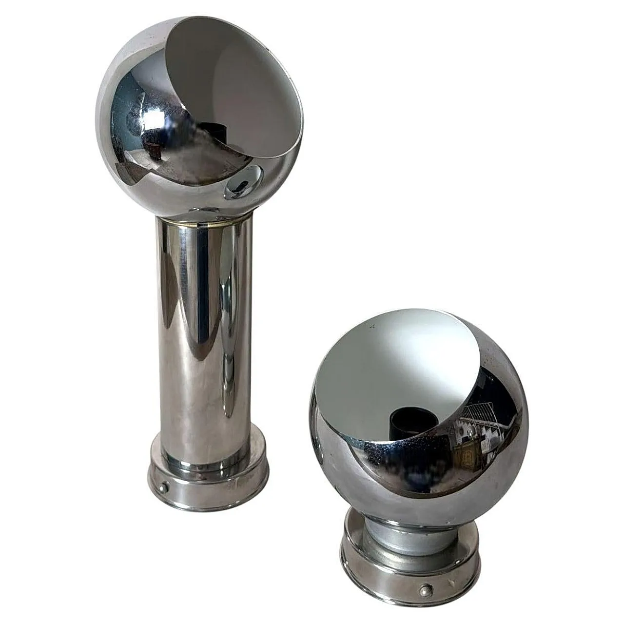 Coppia di appliques in stile Reggiani in metallo nichelato, anni '70 1