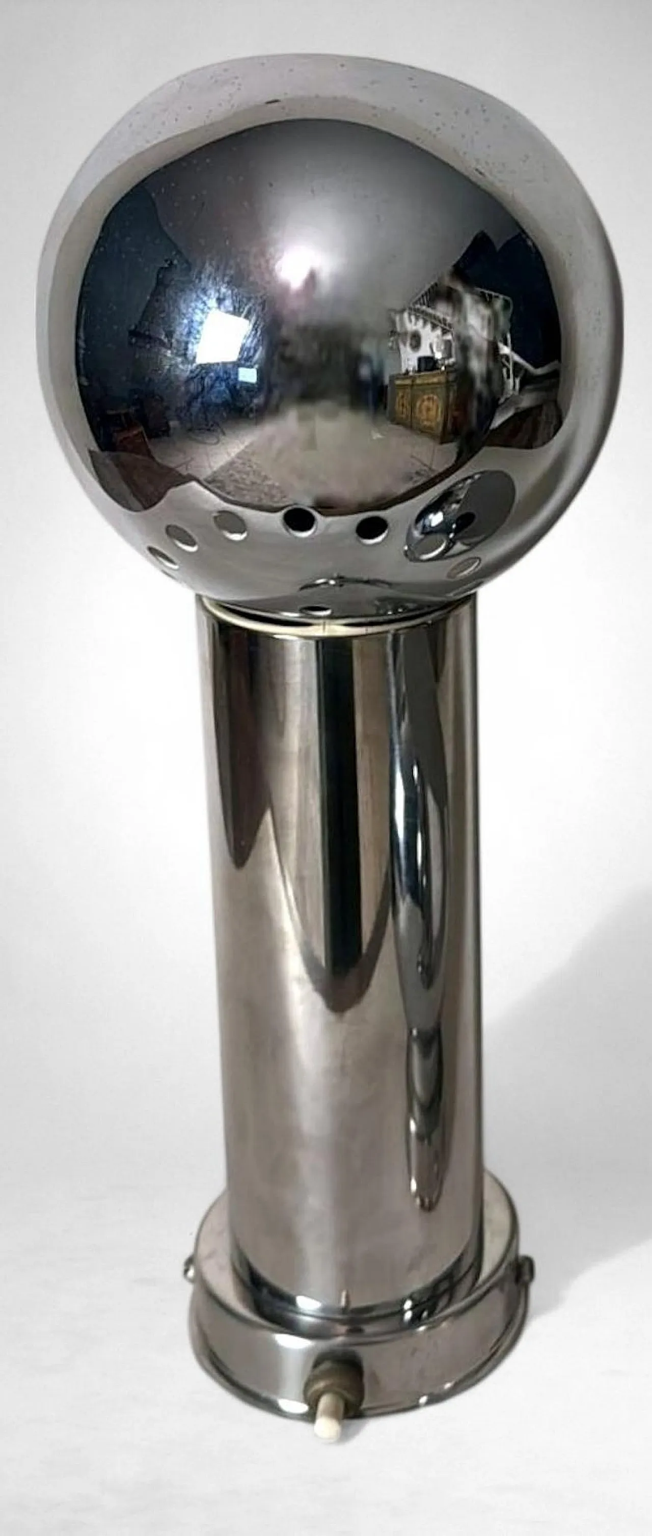 Coppia di appliques in stile Reggiani in metallo nichelato, anni '70 9