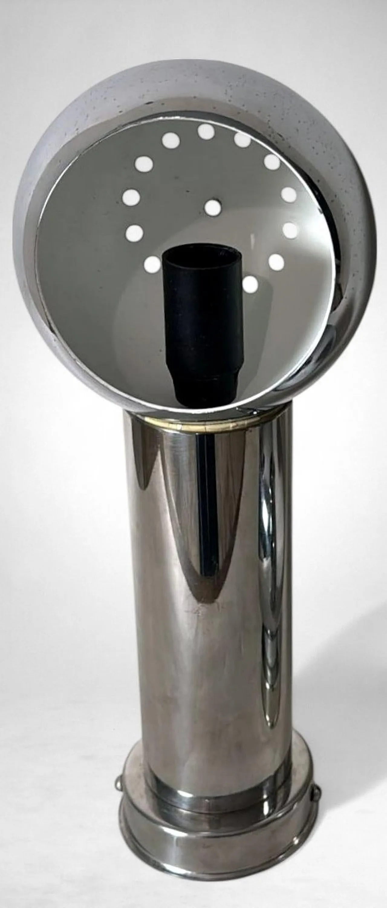 Coppia di appliques in stile Reggiani in metallo nichelato, anni '70 11