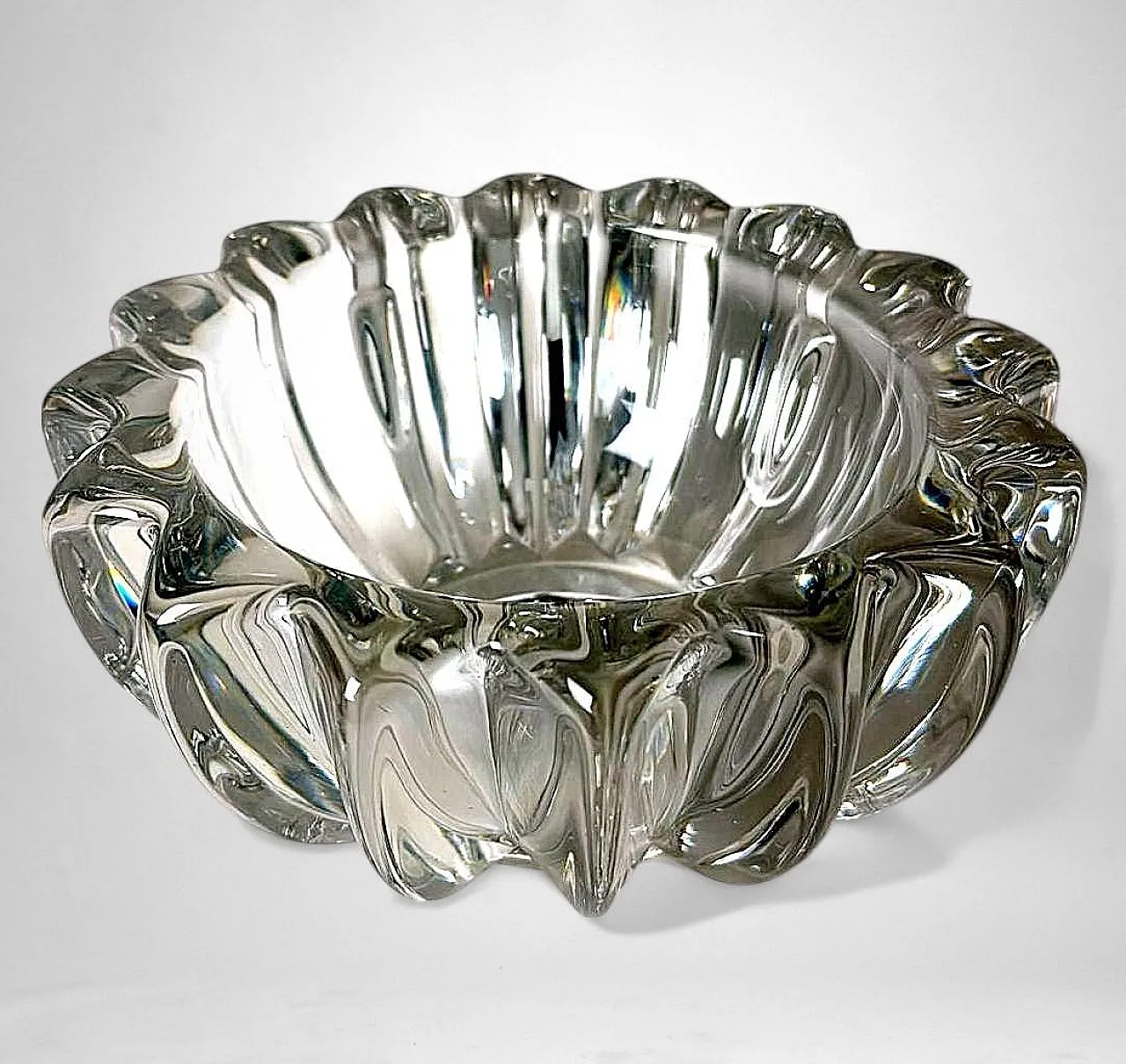 Ciotola in vetro modellato attribuita a Pierre D'Avesn, anni '30 3