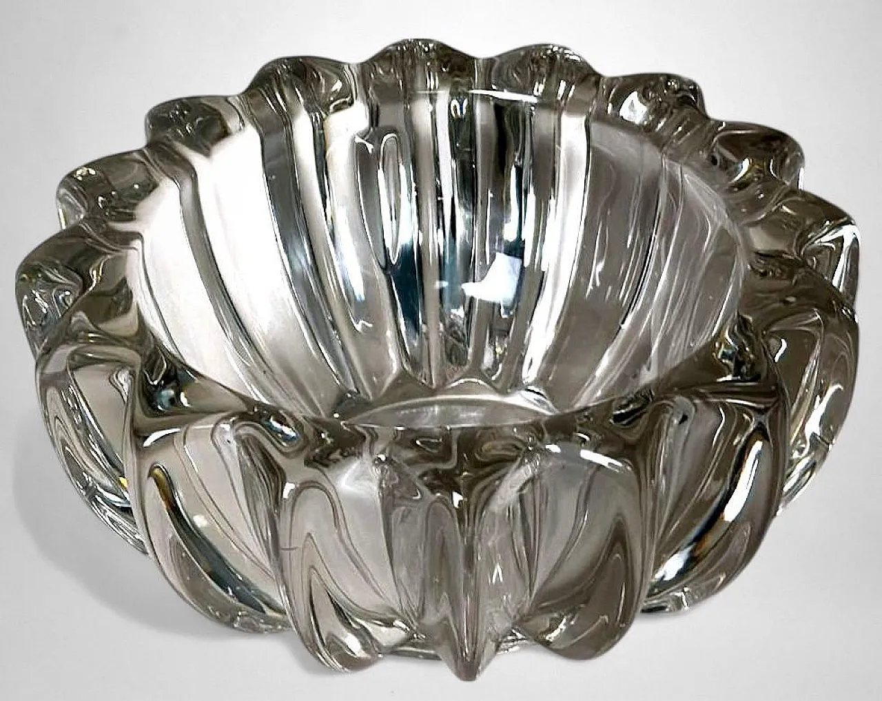 Ciotola in vetro modellato attribuita a Pierre D'Avesn, anni '30 7