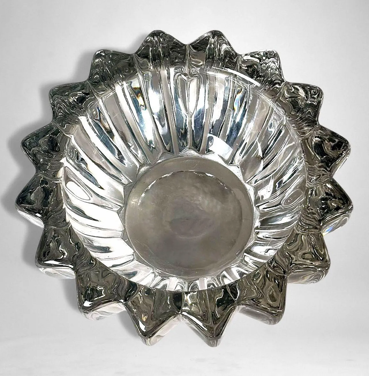 Ciotola in vetro modellato attribuita a Pierre D'Avesn, anni '30 11