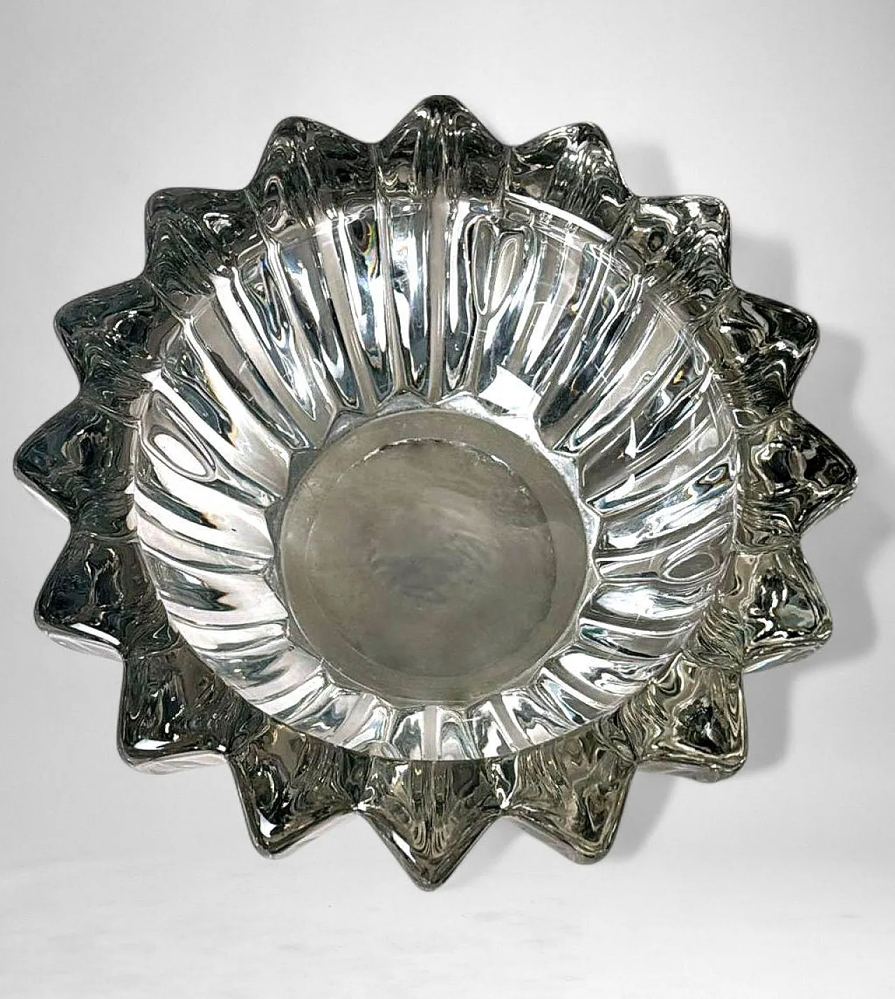 Ciotola in vetro modellato attribuita a Pierre D'Avesn, anni '30 12