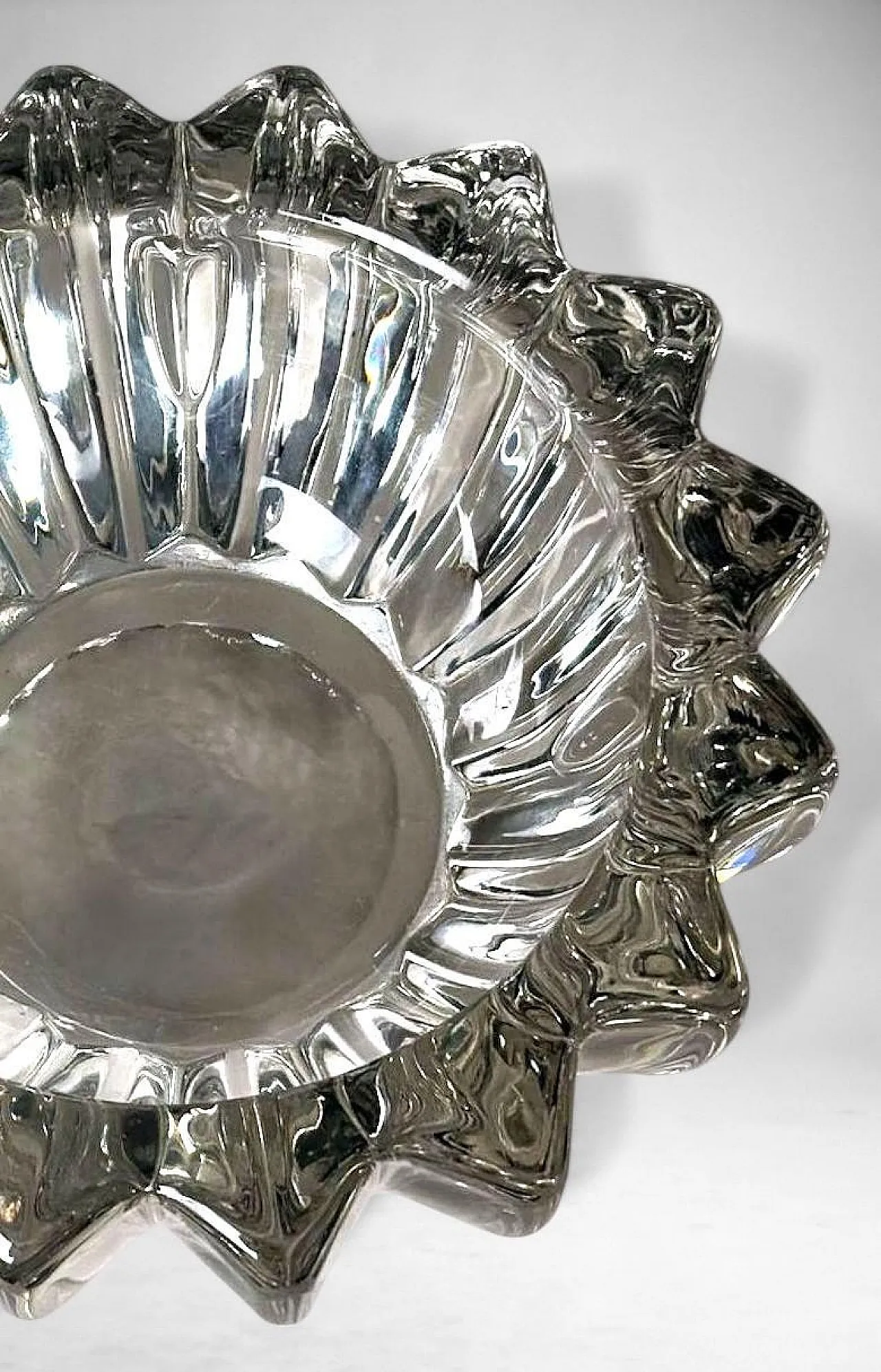 Ciotola in vetro modellato attribuita a Pierre D'Avesn, anni '30 13