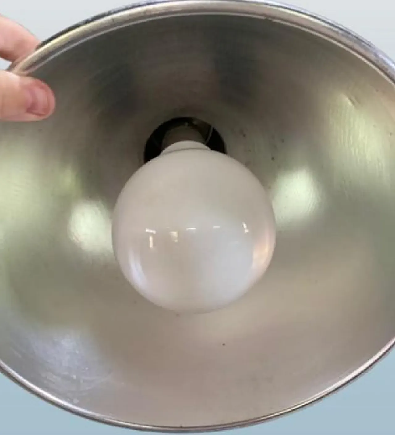 Luce a sospensione industriale, luce a sospensione retrò, anni '70 8