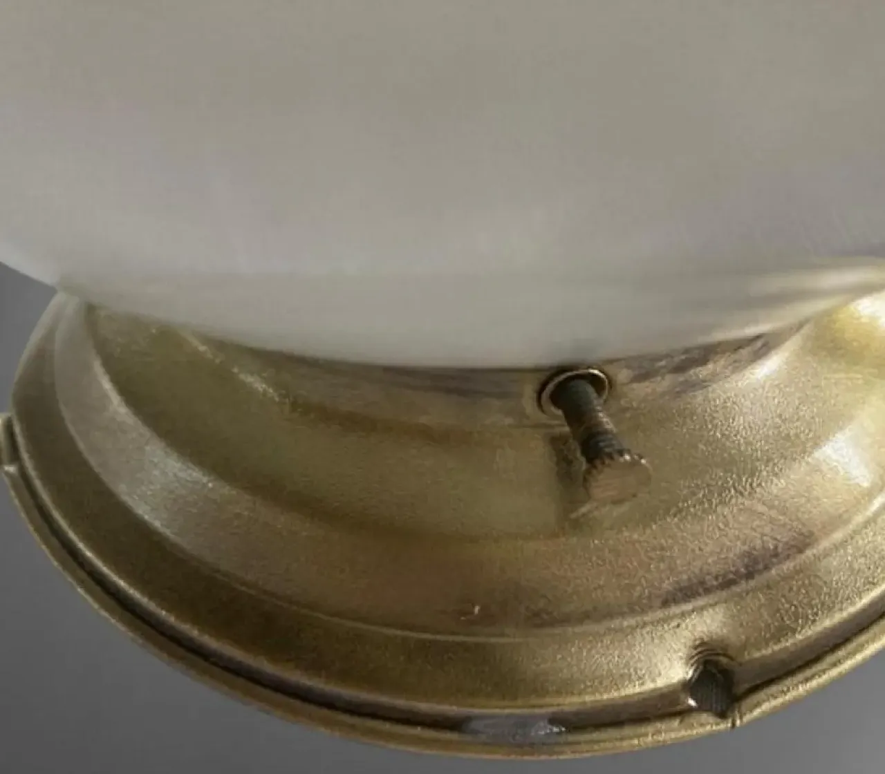 Lampada del soffitto art deco in vetro opale bianco leggero, anni '30 4