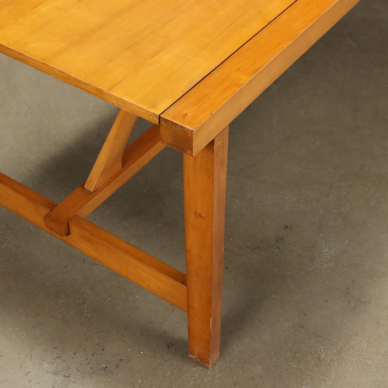 Cherry wood table, late 20th century 3