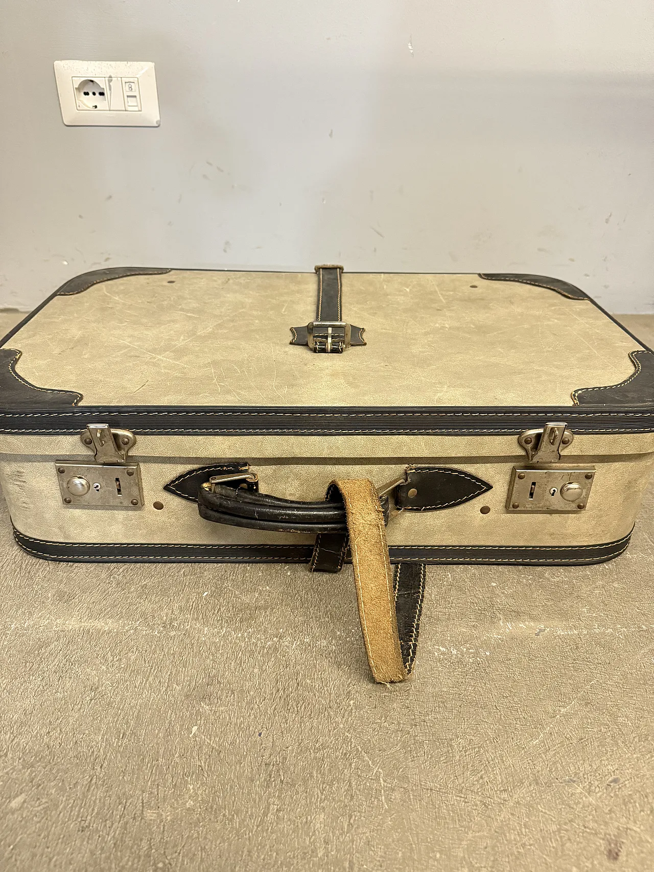 Coppia di valigia in pelle e cuoio, anni '50 1