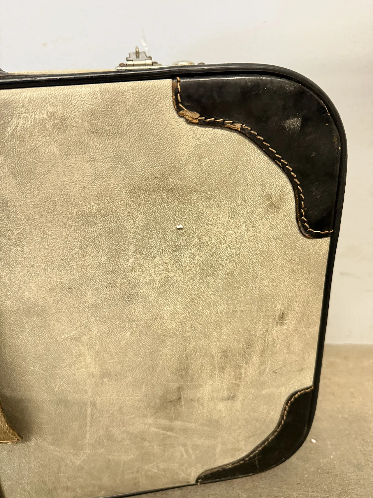 Coppia di valigia in pelle e cuoio, anni '50 3